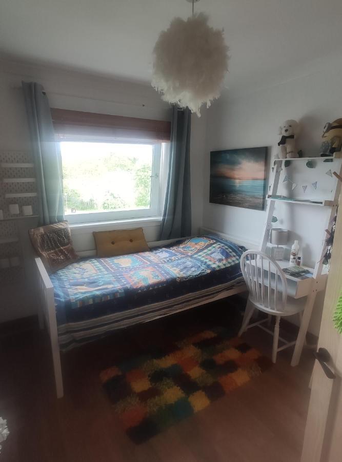 Single Bedroom In Quiet Neighbourhood Глазго Екстер'єр фото